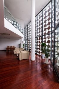 Thiết Kế Nhà Siêu Độc Đáo Từ Gạch Nung Ở Hà Nội Lên Báo Tây